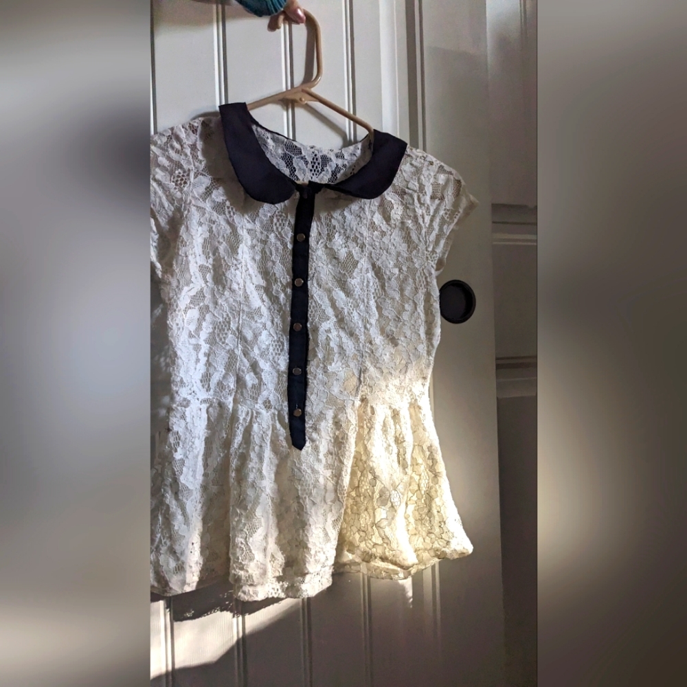White lace peplum top w/ black collar size S